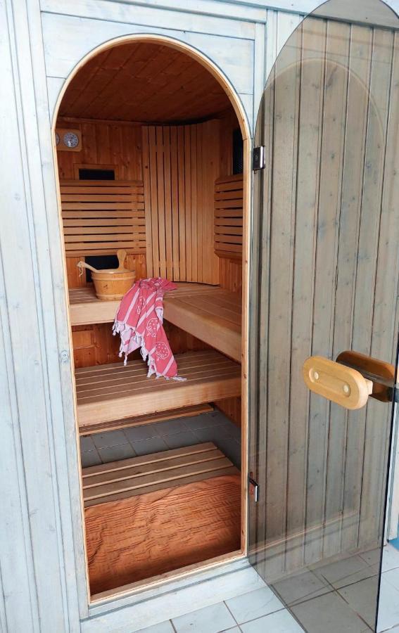 Luxe Gastenverblijf In Het Hart Van Friesland Akkrum Exterior foto